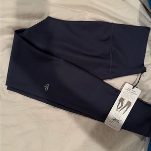NWT- Alo high waist airlift legging